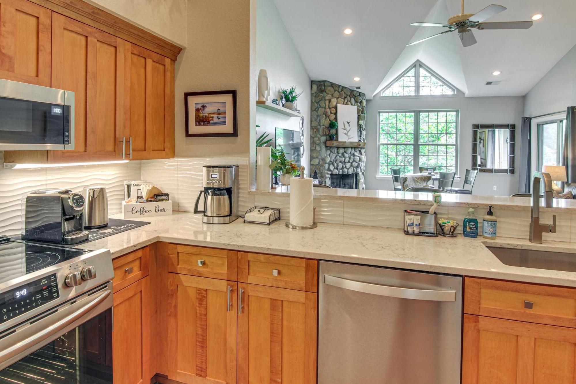 Lake Lure Condo With Resort Pool And Beach Access! المظهر الخارجي الصورة
